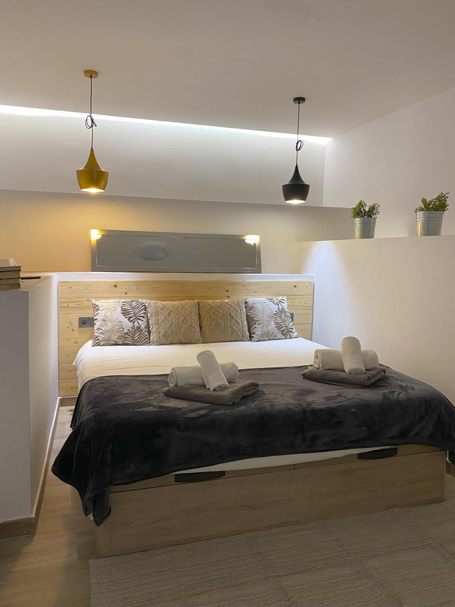 Villa Avril Piscina Privada Y Amplias Terrazas Оливелья Экстерьер фото